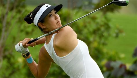 michelle wie leads lpga singapore     rounds golf canada