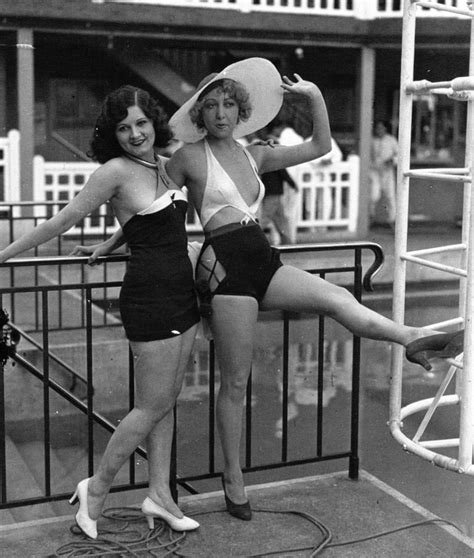 Pin By 1930s 1940s Women S Fashion On 1930s Swimwear Moda Fashion