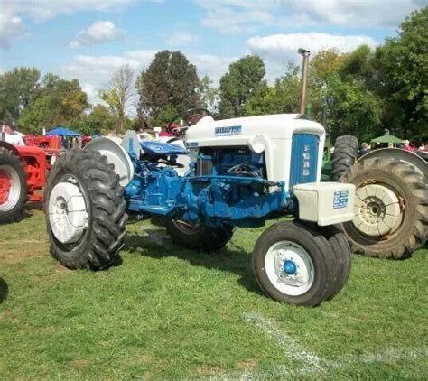Ford 4000 Tractors Vintage Tractors Classic Tractor