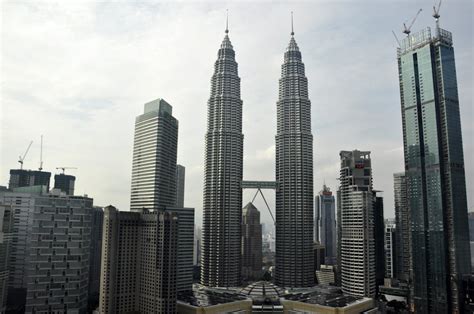 singapore twin tower photo  building image  unsplash