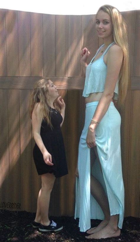 Super Tall Girl Compare Tall Girl Tall Women Tiny Woman