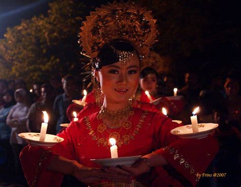 indonesian traditional dance tari lilin from west sumatra indonesia penari dan seni