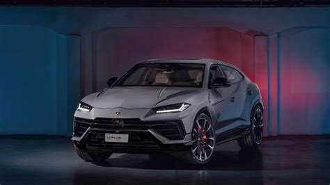 lamborghini urus   sieht der neue lifestyle super suv mit  ps