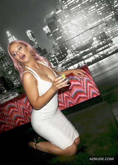 Jessika Power Flirty And Sexy At Sin City On The Gold