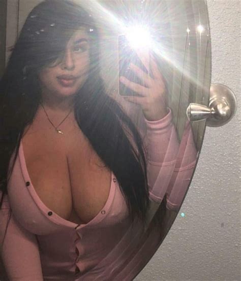 huge tits selfie cleavage porno pics