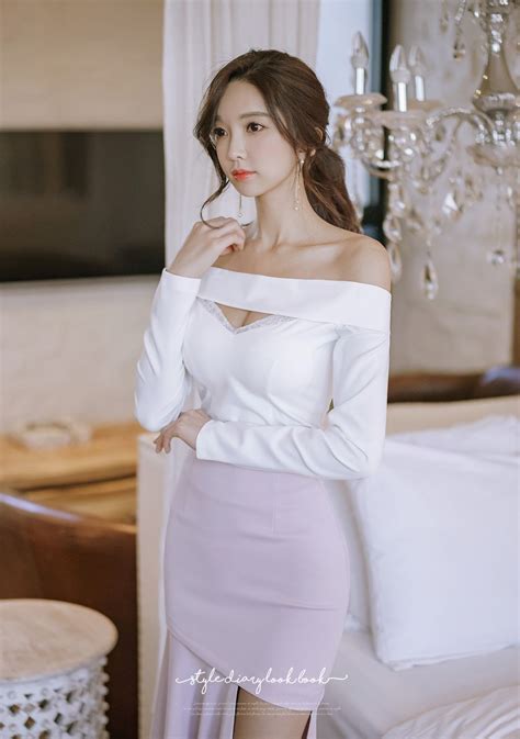 Park Soo Yeon Model Bodycon Dress And Mini Skirt Jan 18 2