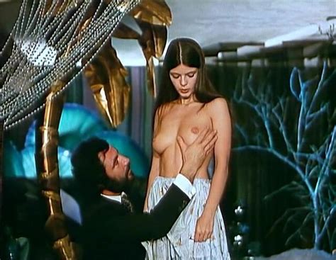 Nude Video Celebs Julia Perrin Nude Les Clientes 1982