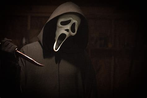 scream image offers  haunting    ghostface