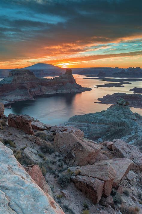 sunrise over padre bay on lake powell photograph by howie garber fine