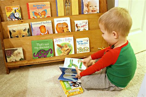 selecting limiting  displaying books  toddlers  educators spin