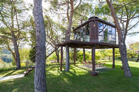 modern treehouses childhood dream turned   luxury getaway