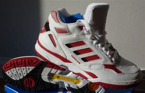torsion artillery mid    adidas sneakers   time complex