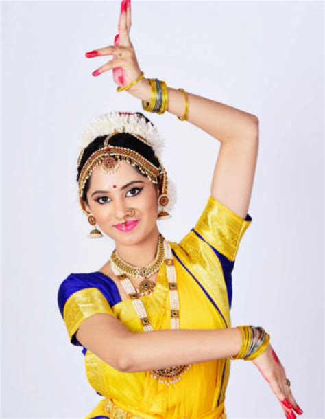 official website of gracy singh dance truope