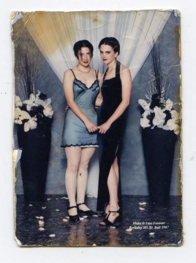 Via Lesbian Prom Gallery Heartwarming Photos Of Tumbex