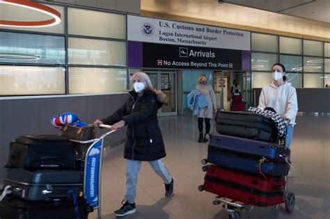 bostons logan airport sees lingering lull  business travel bloomberg