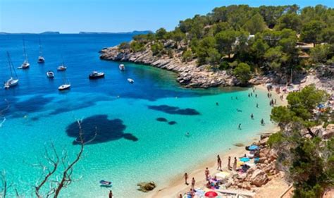 spain summer holiday boost hopes rise  tourism chiefs ready   britons  world