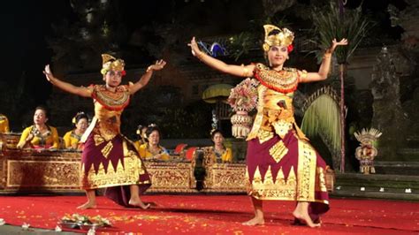 Tarian Tradisional Bali Yoexplore Liburan Keluarga