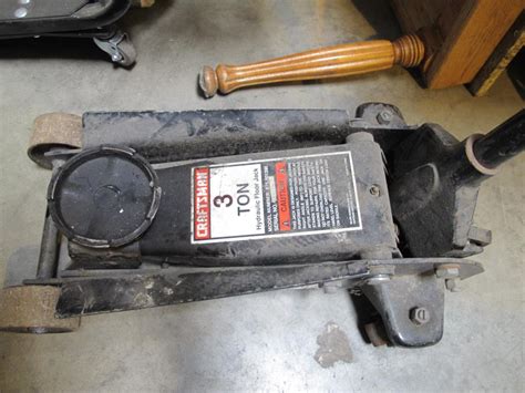 craftsman  ton hydraulic floor jack property room