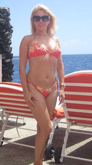 Real Housewives Star Ramona Singer Poses In A Bikini At 54 On Romantic
