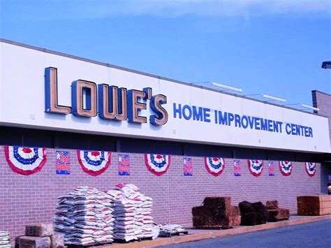 lowes looked    home improvement giant  opened business insider india
