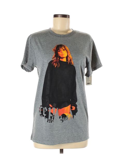 taylor  taylor swift pre owned taylor swift womens size  short