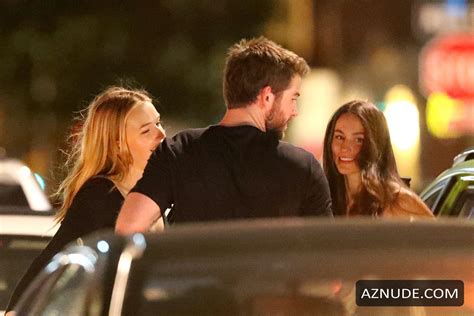 Maddison Brown And Liam Hemsworth Kiss During A Late Night Out Together
