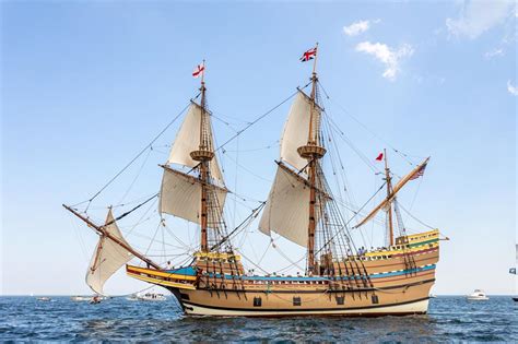 incredible story   mayflower  ship  shaped america