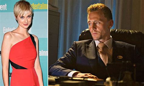 Tom Hiddleston Looks Up To 6ft 3in Co Star Elizabeth