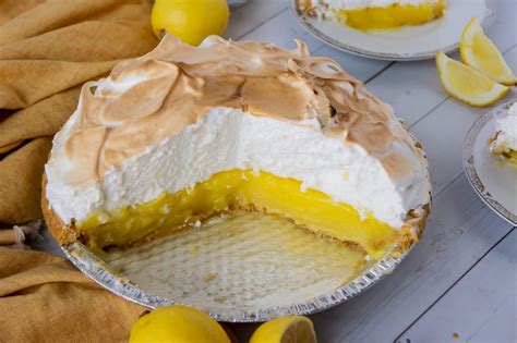 classic lemon meringue pie tips tricks  making  easy pie