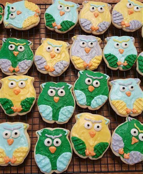 whoo doesnt love owl sugar cookies wwwsugarbugcookiescom owl