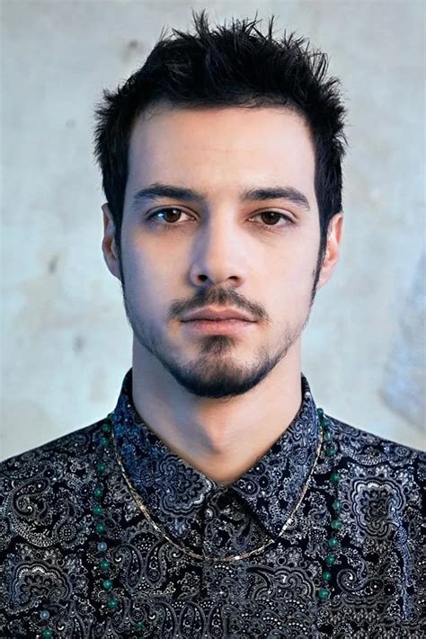 mert yazicioglu profile images