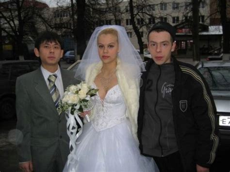 30 awkward russian wedding photos