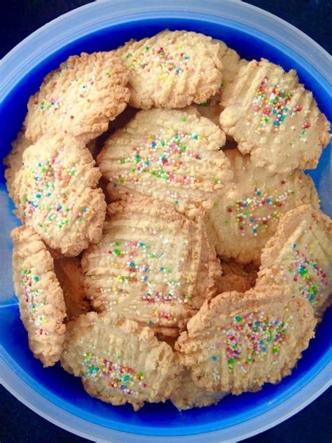 surinaamse kokosbiesjes maizena koekjes voedsel ideeen alfabet taart