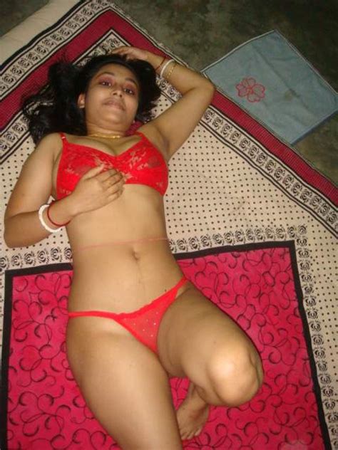 desi girl bra and panty remove showing her boobs and pussy