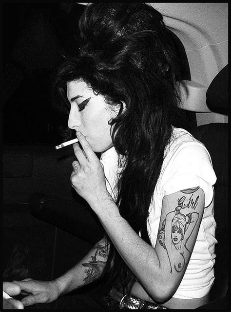Amy Winehouse Smoking Amy Winehouse Black Amy Winehouse Style Winehouse