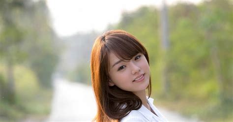 japanese girl pictures cute pic ai shinozaki on the road