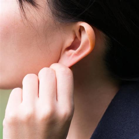 These Health Benefits Of Ear Massage Will Convince You Do It Daily