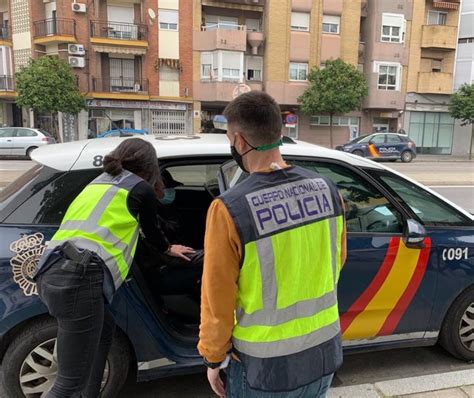 Detenidas Dos Personas En Sevilla Por Robar En Trasteros De Un Bloque