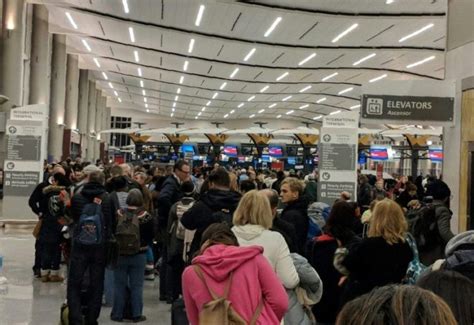 atlanta airport world s busiest resumes operations after power cut