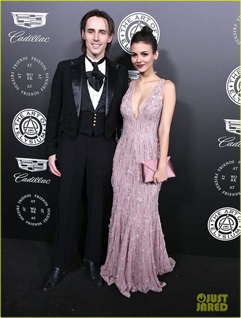 vanessa hudgens and victoria justice go glam for the art of elysium gala photo 1131249 photo