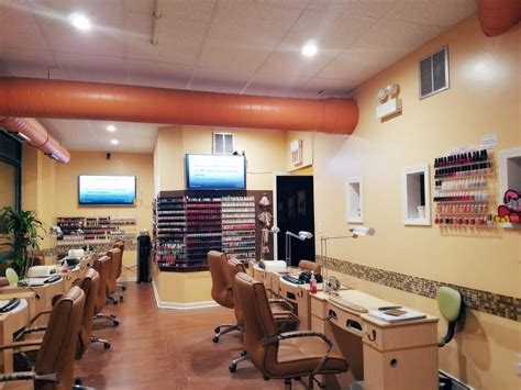 elle nail spa   nail salon  chicago il give   call today