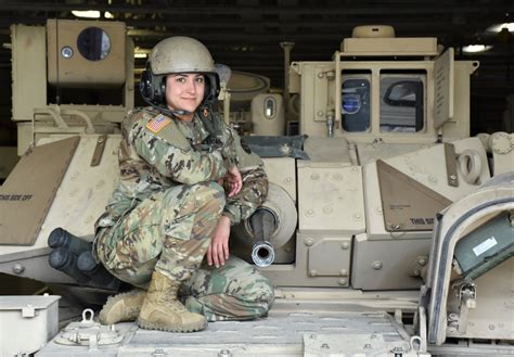 Women Integrating Into Armys Final Infantry Armor Units Article