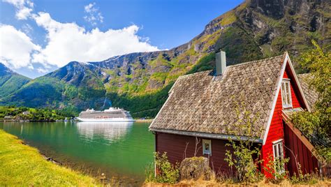 red cottage  cruise ship  fjord flam norway paulusma reizen