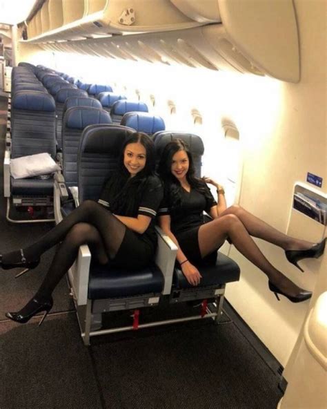 Cute And Sexy Flight Attendants Barnorama
