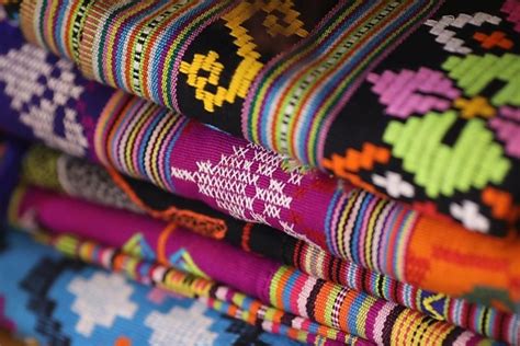 mengenal  kain tradisional indonesia   mendunia