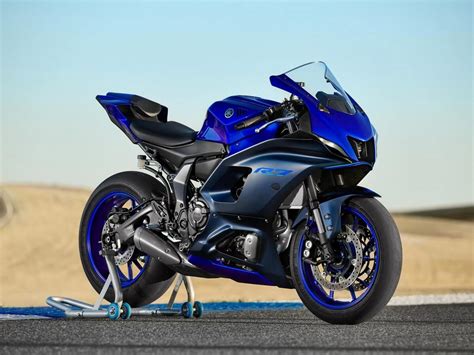 yamaha yzf  supersport  official    hp  cc parallel twin