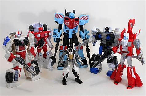 transformers combiner wars legends class groove by hasbro