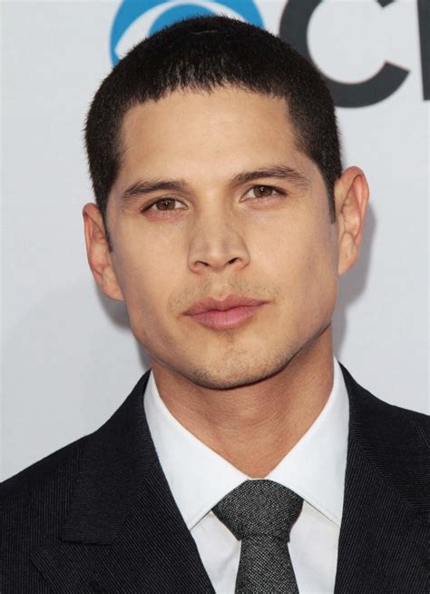 jd pardo picture  peoples choice awards  red carpet arrivals