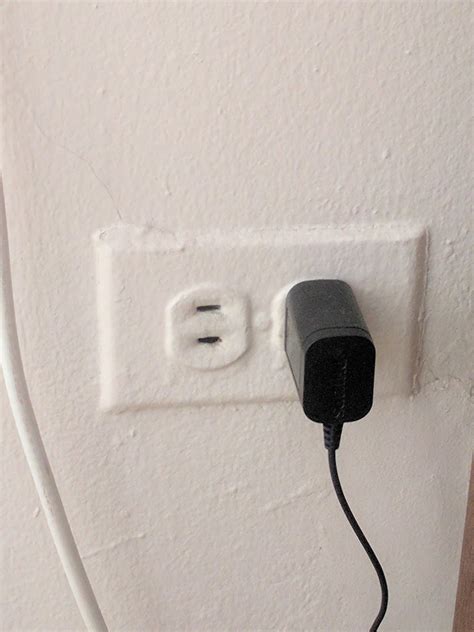 receptacle        pronged outlets  ground wires   home