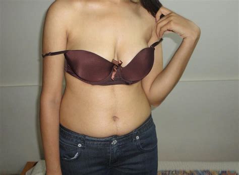 desi bhabhi back hot indian aunty sexy cleavage nipple expose